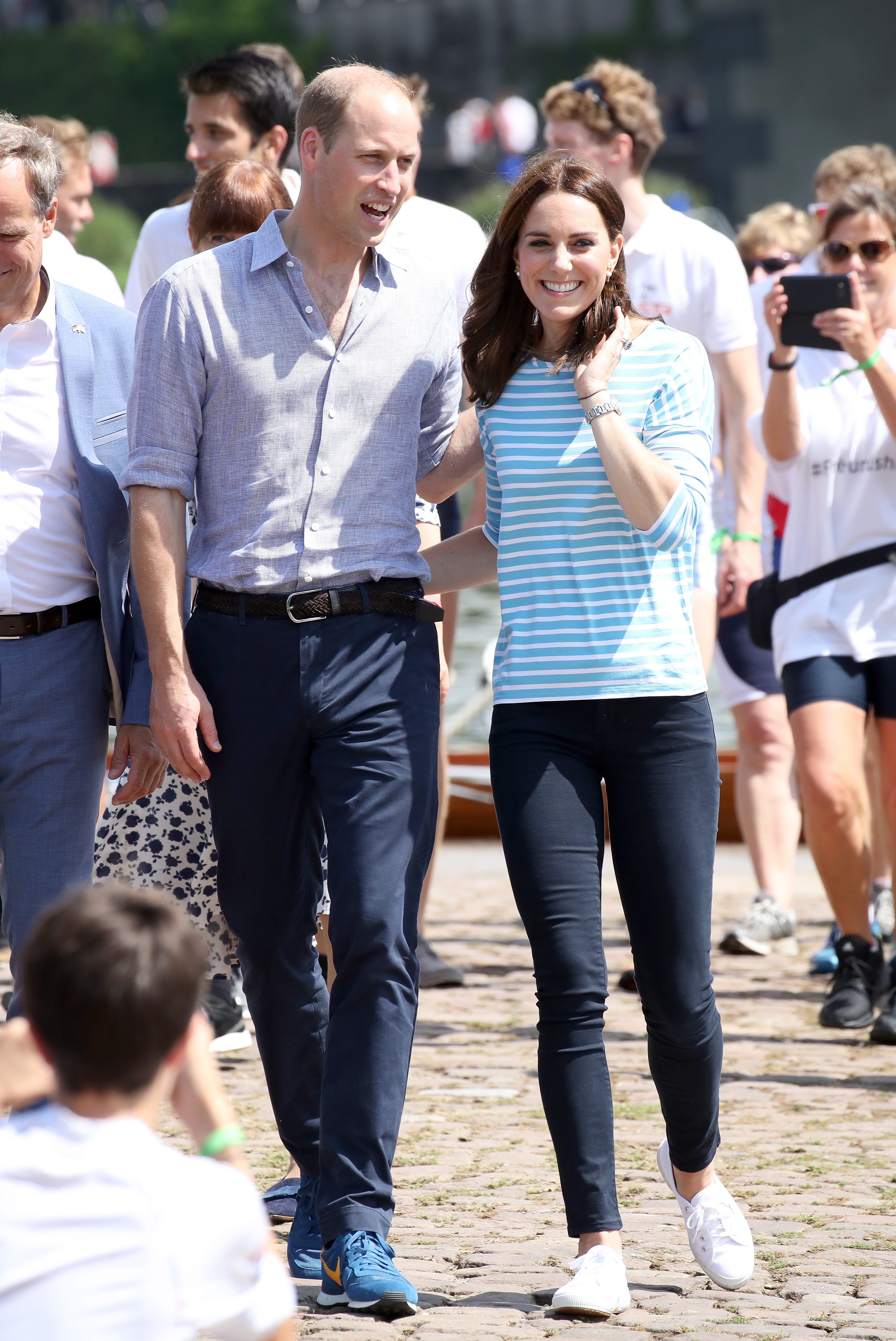 Kate Middleton \u0026 Meghan Markle Summer Outfits , Royal Style